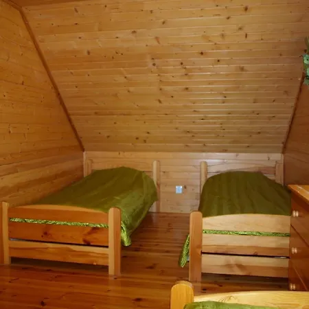 Ferienhaus Holzhuette Mit Ueberdachter Terrasse Und Garten *