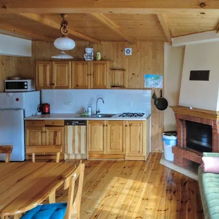 Ferienhaus Holzhuette Mit Ueberdachter Terrasse Und Garten *