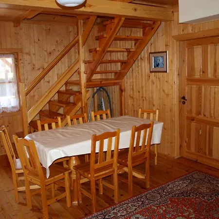 Tatil Evi Holzhuette Mit Ueberdachter Terrasse Und Garten Kopalino
