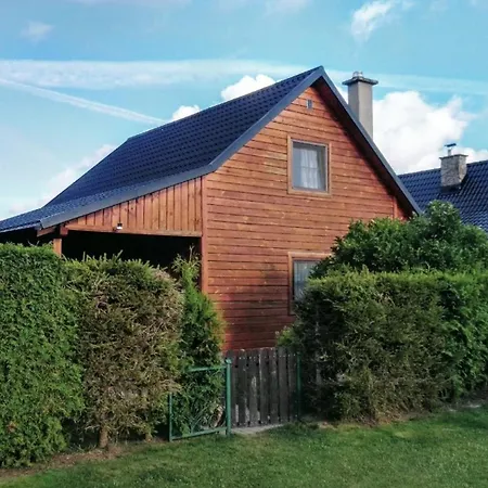 Ferienhaus Holzhuette Mit Ueberdachter Terrasse Und Garten Kopalino