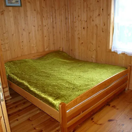 Holzhuette Mit Ueberdachter Terrasse Und Garten Tatil Evi *