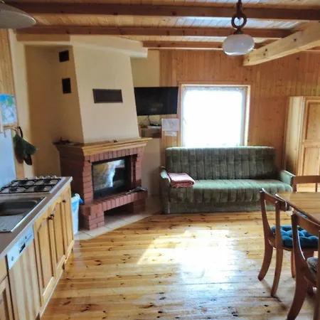 Tatil Evi Holzhuette Mit Ueberdachter Terrasse Und Garten Kopalino